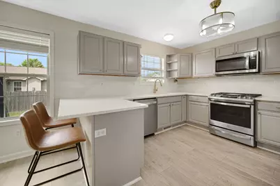 566 Fox Burrow Court, Valparaiso, IN 46385 - Photo 9