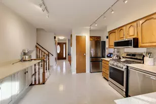 2530 Capri Dr, Schererville, IN 46375 - Photo 13