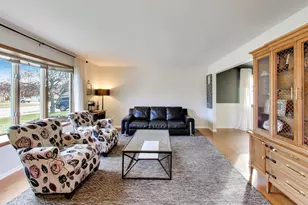 2530 Capri Dr, Schererville, IN 46375 - Photo 5