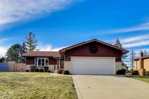 2530 Capri Dr, Schererville, IN 46375 - Photo 3