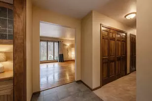 842 N 400 E, Valparaiso, IN 46383 - Photo 3