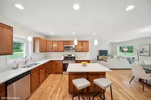 9102 W Valley Ct, Michigan City, IN 46360 - Photo 11