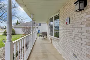 6926 Hawk Dr, Schererville, IN 46375 - Photo 5