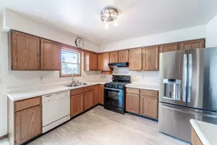 9931 Tyler St, Crown Point, IN 46307 - Photo 7