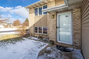 9931 Tyler St, Crown Point, IN 46307 - Photo 3