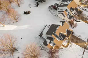 3204 Clairborne Crossing, Valparaiso, IN 46385 - Photo 5