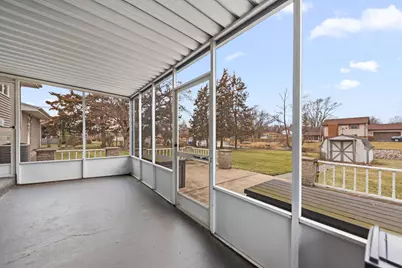 2400 W 59th Place, Merrillville, IN 46410 - Photo 17