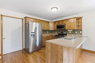 11869 Salyer Dr, Wheatfield, IN 46392 - Photo 9