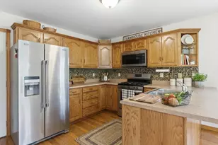 11869 Salyer Dr, Wheatfield, IN 46392 - Photo 5