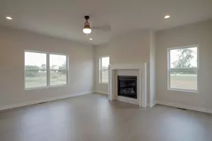 1861 Trailbrook Dr, Valparaiso, IN 46385 - Photo 5