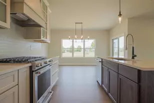 1861 Trailbrook Dr, Valparaiso, IN 46385 - Photo 9