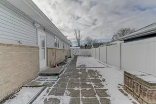 9046 Kleinman Rd, Highland, IN 46322 - Photo 19