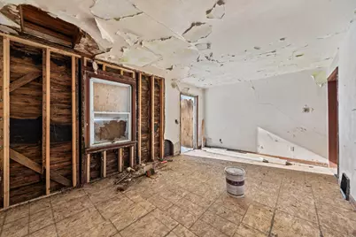 908 E 43rd Place, Gary, IN 46409 - Photo 5