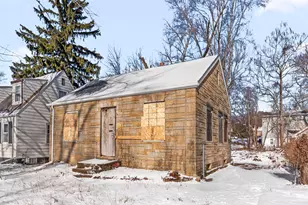 908 E 43rd Pl, Gary, IN 46409 - Photo 1