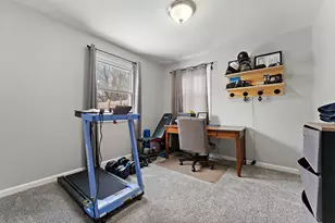 711 Juniper Rd, Valparaiso, IN 46385 - Photo 13