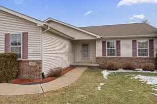 401 S Sutton Ave, Kouts, IN 46347 - Photo 3