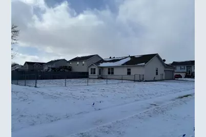 401 S Sutton Avenue, Kouts, IN 46347 - Photo 5