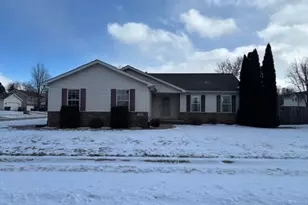 401 S Sutton Ave, Kouts, IN 46347 - Photo 1