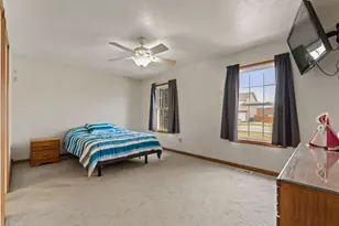 401 S Sutton Ave, Kouts, IN 46347 - Photo 15