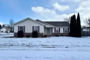 401 S Sutton Ave, Kouts, IN 46347 - Photo 1