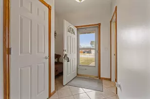 401 S Sutton Ave, Kouts, IN 46347 - Photo 5