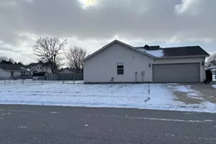 401 S Sutton Ave, Kouts, IN 46347 - Photo 3