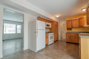 726 Fremont Rd, Valparaiso, IN 46385 - Photo 5