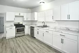 1717 Crocker St, Chesterton, IN 46304 - Photo 3