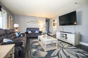 6912 Colorado St, Merrillville, IN 46410 - Photo 5