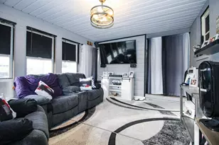 6912 Colorado St, Merrillville, IN 46410 - Photo 17