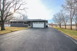 6912 Colorado St, Merrillville, IN 46410 - Photo 27
