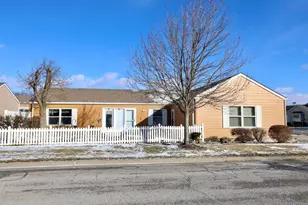 322 Valley Ct, Lowell, IN 46356 - Photo 3