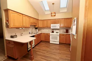 322 Valley Ct, Lowell, IN 46356 - Photo 9