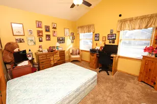 322 Valley Ct, Lowell, IN 46356 - Photo 15