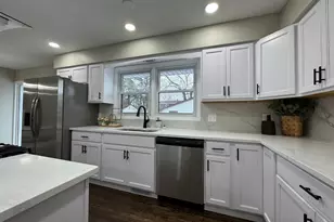 1608 Tulip Ln, Munster, IN 46321 - Photo 9