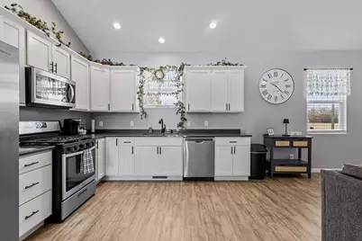 8831 W 1225 N, Demotte, IN 46310 - Photo 15