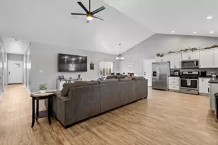 8831 W 1225 N, Demotte, IN 46310 - Photo 5