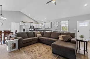 8831 W 1225 N, Demotte, IN 46310 - Photo 7