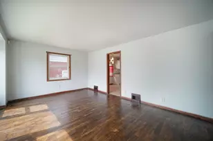 7230 McLaughlin Ave, Hammond, IN 46324 - Photo 3