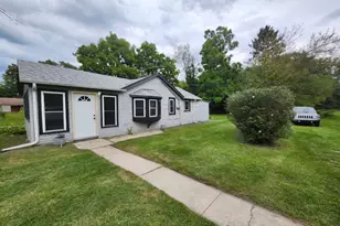 201 E 13th Pl, Hobart, IN 46342 - Photo 1