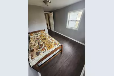 201 E 13th Place, Hobart, IN 46342 - Photo 5