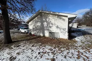 1217 Daisy St SE, Demotte, IN 46310 - Photo 3