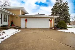 1241 Willow Ln, Schererville, IN 46375 - Photo 3