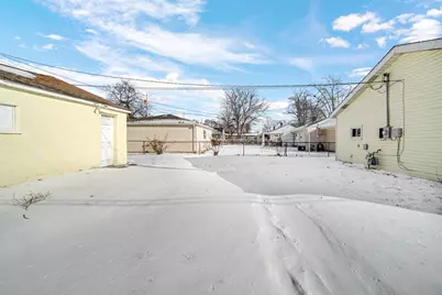 1236 W Cleveland Avenue, Hobart, IN 46342 - Photo 15