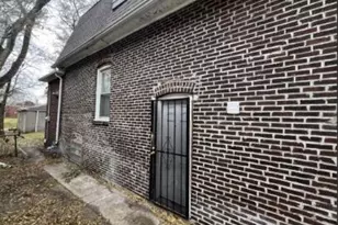 824 Tyler St, Gary, IN 46402 - Photo 3