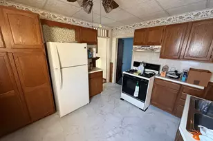 723 Lincoln St, Hobart, IN 46342 - Photo 5