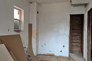 3942 Parrish Ave, East Chicago, IN 46312 - Photo 17