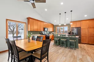 2760 Wood Dr, Dyer, IN 46311 - Photo 5