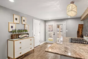 832 N Vanderburg St, Gary, IN 46403 - Photo 7