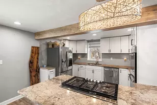 832 N Vanderburg St, Gary, IN 46403 - Photo 9